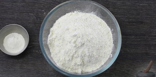 Фото приготовления рецепта: Песочный рулет с кукурузными хлопьями - шаг №2