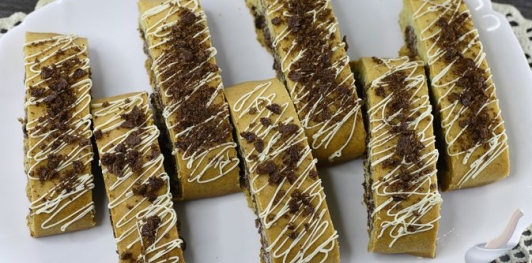 Фото приготовления рецепта: Песочный рулет с кукурузными хлопьями - шаг №33