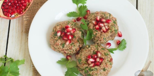 Фото приготовления рецепта: Пхали из запечённого перца - шаг №10