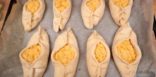 Фото приготовления рецепта: Пирожки "Хмельницкие" с горохом - шаг №19