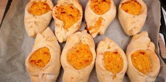 Фото приготовления рецепта: Пирожки "Хмельницкие" с горохом - шаг №22