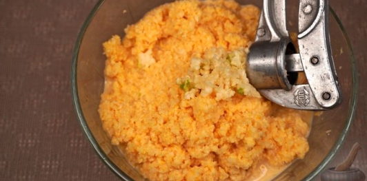 Фото приготовления рецепта: Пирожки "Хмельницкие" с горохом - шаг №11