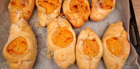 Фото приготовления рецепта: Пирожки "Хмельницкие" с горохом - шаг №24