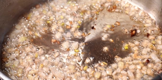 Фото приготовления рецепта: Птитим со сладким перцем и куриными фрикадельками (в духовке) - шаг №7