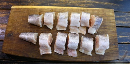 Фото приготовления рецепта: Рыба с помидорами, луком и сладким перцем (в микроволновке) - шаг №11