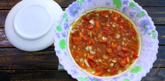 Фото приготовления рецепта: Рыба с помидорами, луком и сладким перцем (в микроволновке) - шаг №10