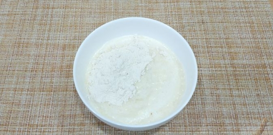 Фото приготовления рецепта: Рыба, жаренная в луковом кляре - шаг №5