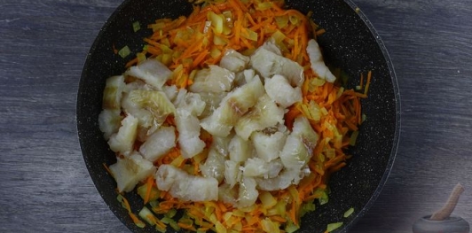 Фото приготовления рецепта: Рыбный плов - шаг №10