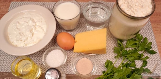 Фото приготовления рецепта: Сакаллы поачи - булочки "с бородой" - шаг №1