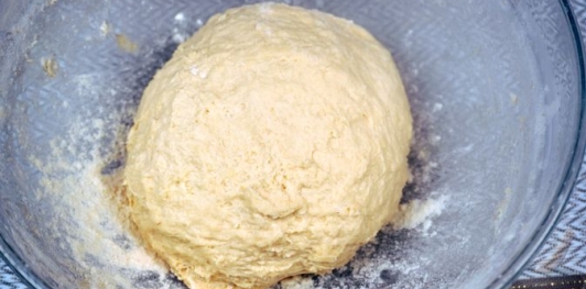 Фото приготовления рецепта: Сакаллы поачи - булочки "с бородой" - шаг №7