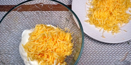 Фото приготовления рецепта: Сакаллы поачи - булочки "с бородой" - шаг №18