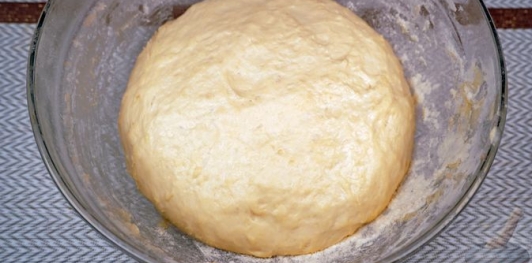 Фото приготовления рецепта: Сакаллы поачи - булочки "с бородой" - шаг №9