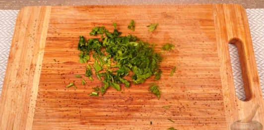 Фото приготовления рецепта: Сакаллы поачи - булочки "с бородой" - шаг №20