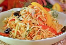 Салата политики (салат из квашеной и свежей капусты)