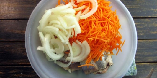 Фото приготовления рецепта: Селёдка по-корейски - шаг №8