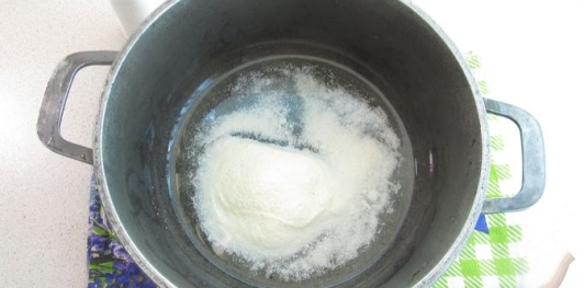 Фото приготовления рецепта: Сочные биточки из куриного филе с манкой - шаг №3