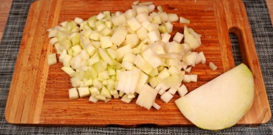 Фото приготовления рецепта: Суп с кроликом и кольраби - шаг №12