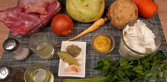 Фото приготовления рецепта: Суп с кроликом и кольраби - шаг №1