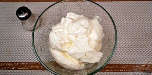 Фото приготовления рецепта: Сыр лабне (молодой) - шаг №1