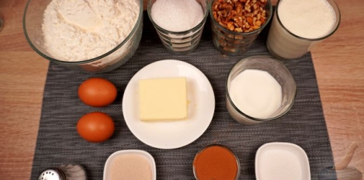 Фото приготовления рецепта: Трдельник со взбитыми сливками - шаг №1