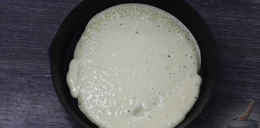 Фото приготовления рецепта: Творожные блины-пирожки с грибной начинкой - шаг №18