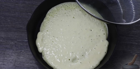 Фото приготовления рецепта: Творожные блины-пирожки с грибной начинкой - шаг №19