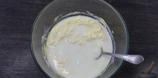 Фото приготовления рецепта: Творожные блины-пирожки с грибной начинкой - шаг №10