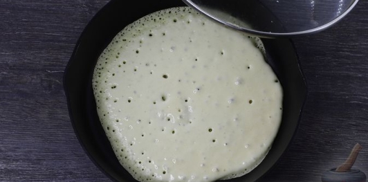 Фото приготовления рецепта: Творожные блины-пирожки с консервированными персиками - шаг №18