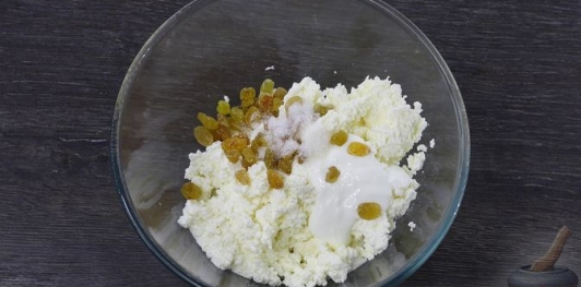 Фото приготовления рецепта: Творожные блины-пирожки со сладкой творожной начинкой - шаг №14