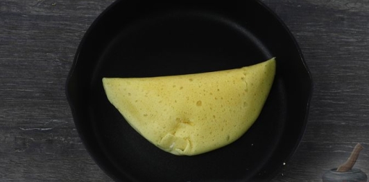 Фото приготовления рецепта: Творожные блины-пирожки со сладкой творожной начинкой - шаг №20