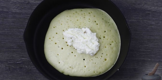 Фото приготовления рецепта: Творожные блины-пирожки со сладкой творожной начинкой - шаг №19