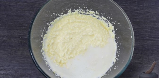 Фото приготовления рецепта: Творожные блины-пирожки со сладкой творожной начинкой - шаг №5