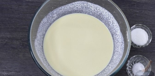 Фото приготовления рецепта: Творожные блины-пирожки со сладкой творожной начинкой - шаг №7