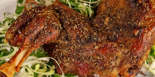 Фото приготовления рецепта: Запечённый ягнёнок по-гречески - шаг №13