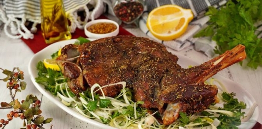 Фото приготовления рецепта: Запечённый ягнёнок по-гречески - шаг №12