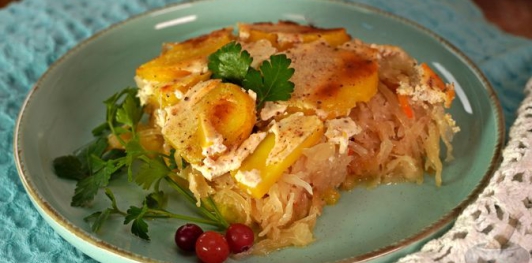 Фото приготовления рецепта: Запечённый картофель с квашеной капустой - шаг №20