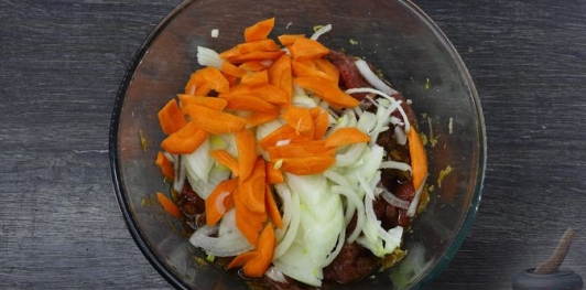 Фото приготовления рецепта: Жареная говядина по-корейски - шаг №11