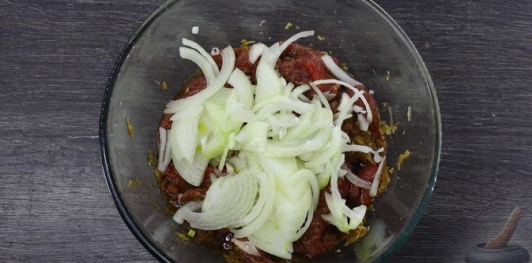 Фото приготовления рецепта: Жареная говядина по-корейски - шаг №10