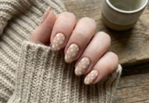 Маникюр превращается в фарфор: это модное решение легко спутать с ошибкой мастера