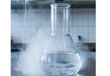 Врачи спасли участника кулинарного шоу, попробовавшего жидкий азот