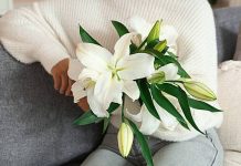 Вколовшая ботокс россиянка едва не лишилась жизни из-за букета на 8 Марта