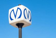 В Петербурге врачи спасли руку трехлетней девочки, зажатую в эскалаторе метро