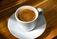 Выяснено, как кофеин смягчает урон, нанесенный памяти недосыпанием