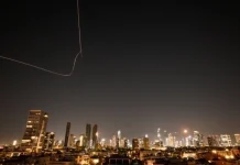 Апокалипсис в Тель-Авиве: Иран пробил «Железный купол», люди в панике бегут