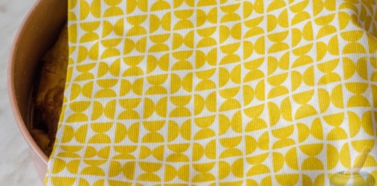 Фото приготовления рецепта: Баница с брынзой (из теста фило) - шаг №16