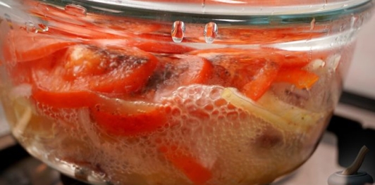 Фото приготовления рецепта: Баранина по-султански, со сладким перцем и помидорами - шаг №12