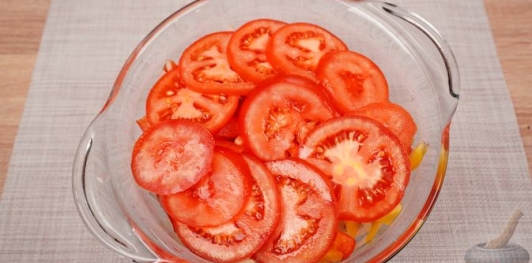 Фото приготовления рецепта: Баранина по-султански, со сладким перцем и помидорами - шаг №10