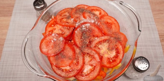 Фото приготовления рецепта: Баранина по-султански, со сладким перцем и помидорами - шаг №11