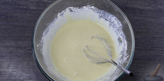 Фото приготовления рецепта: Блинчики с курицей и капустой - шаг №19