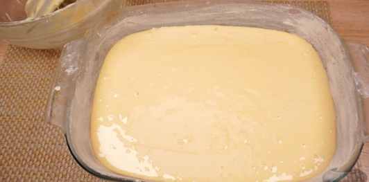 Фото приготовления рецепта: Десертный пирог "Трилече" - шаг №11